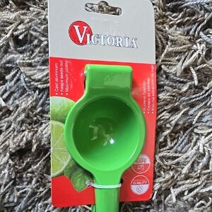 Victoria Green Citrus Juicer